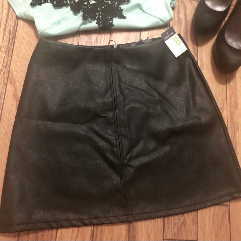 🤗 3 for $30 Faux Leather pencil skirt